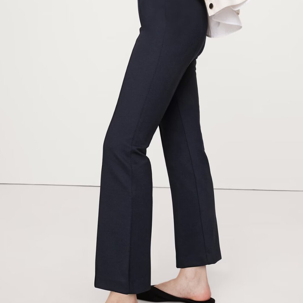 Banana Republic Crop Flare Everywhere Ponte Pant in Navy Blue